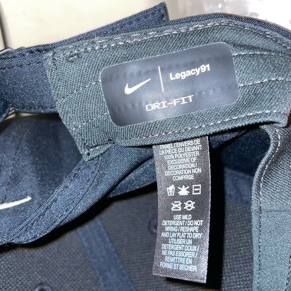 Nike legacy91 DRI-FIT golf Disney Mickey Mouse hat - Picture 7 of 10